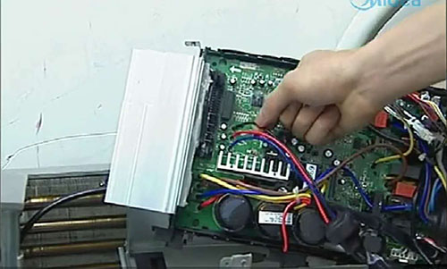 疏附美的空调电话是多少